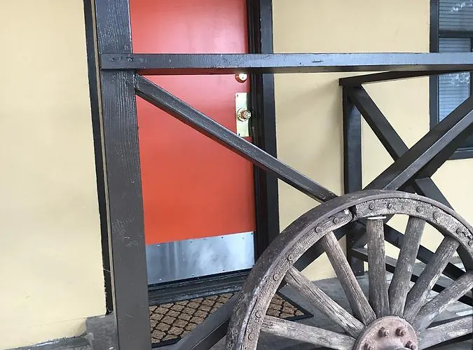 Motel Gordon James *